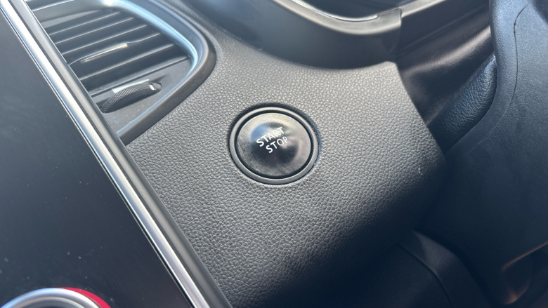 Renault Scenic 1.2 TCE Dynamique Nav 5dr Petrol Estate